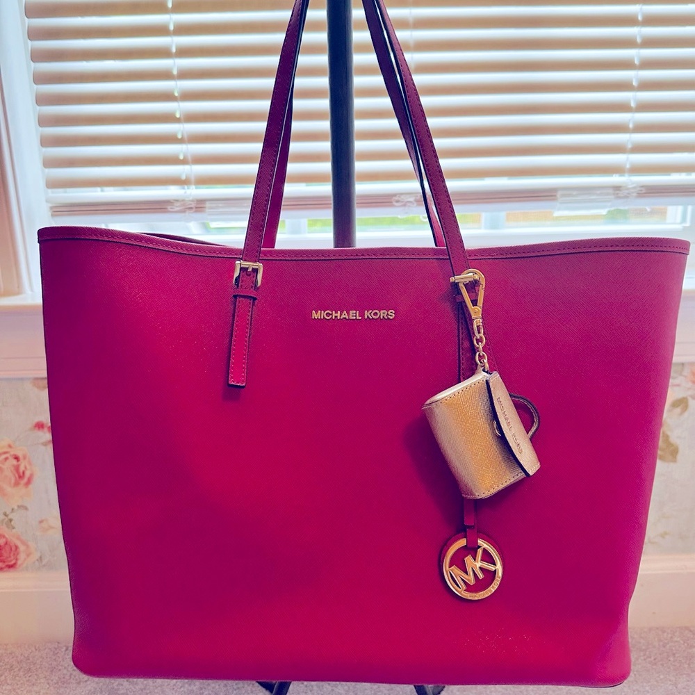 Michael Kors classic pink shoulder bag / jet set travel large leather tote bag